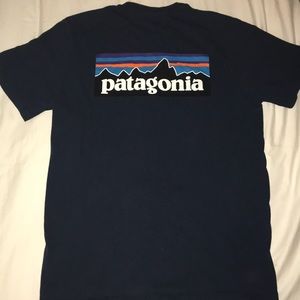 PATAGONIA navy blue t-shirt!!